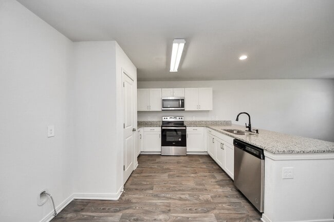 Photo - 164 Goldenrod