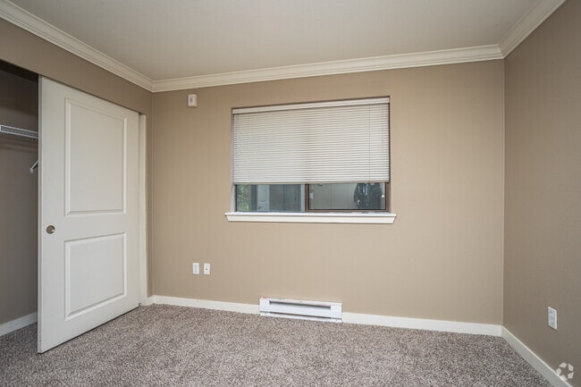 2BR, 1BA - 696SF