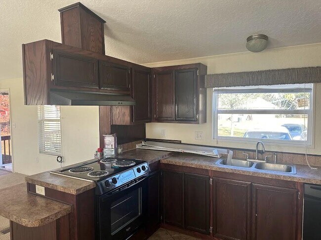 Photo - 6735 Pitts Rd