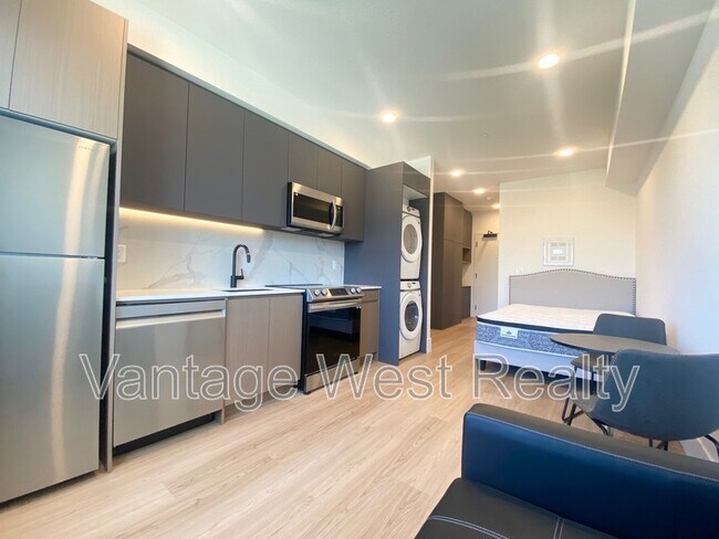 Photo - 720-720 K. L. O. Rd