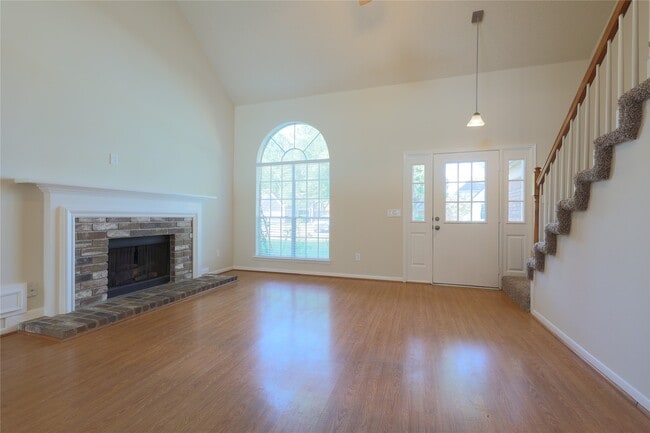 Photo - 10015 Red Wolf Ln