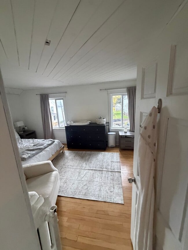 Photo - AVAILABLE December! - 3 Bed 1 Bath Home!