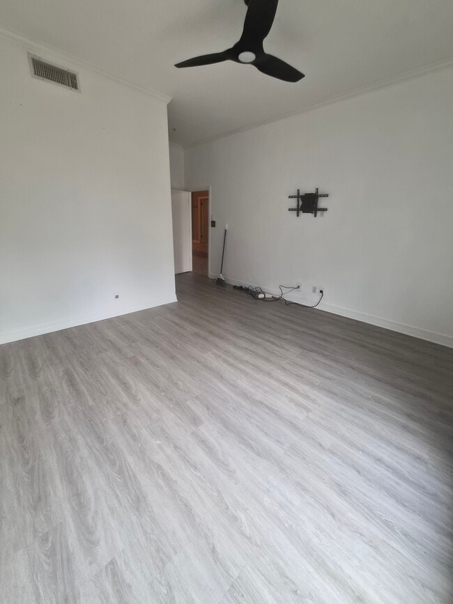 Master Bedroom - 4040 Avondale Ave Unit 304