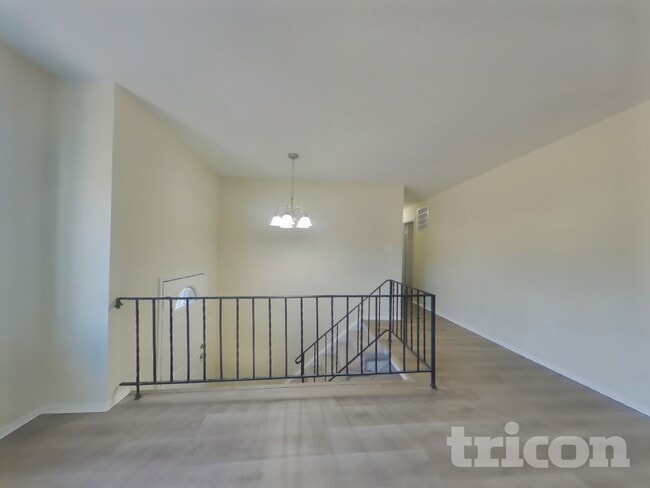 Photo - 3109 Lakehurst Ave