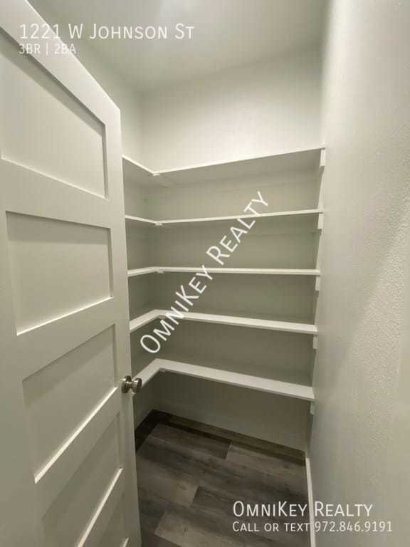 Photo - 1221 W Johnson St