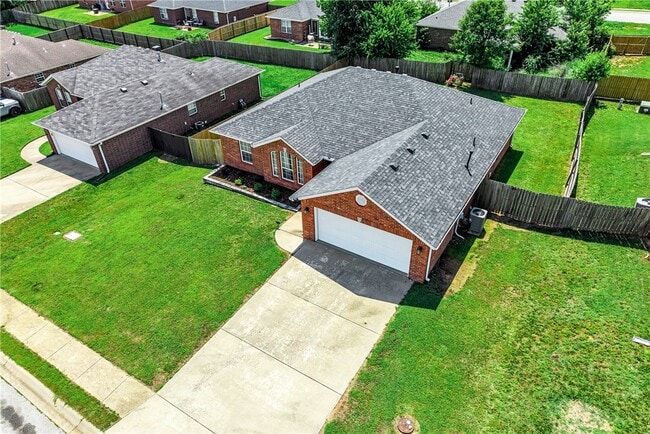 Photo - 511 Dewberry Ln
