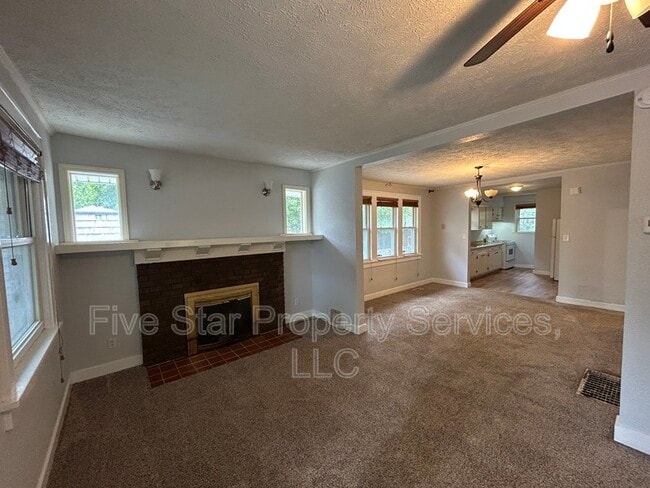 Photo - 207 E Spruce St Unit 207