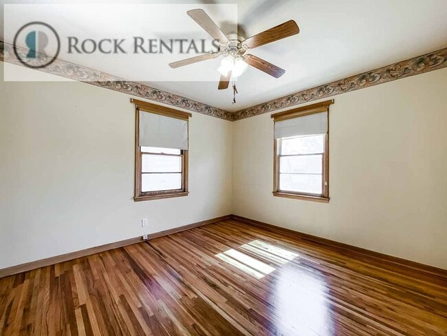 Photo - Updated 4 Bed 1 Bath near City Center