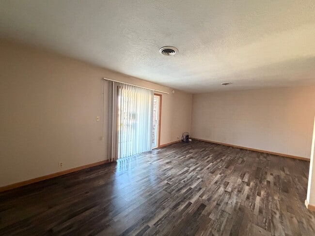 Photo - Available Now!! 1 Bedroom, 1 Bath Upper Level Remodeled Apartment for Rent!!