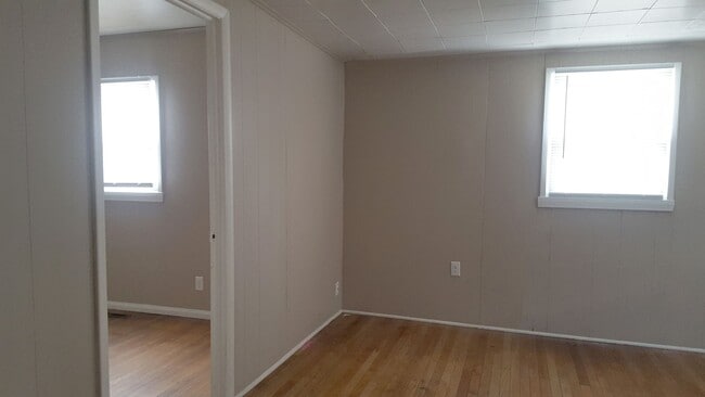 Photo - Single-story 4 bed 2 bath home for rent!