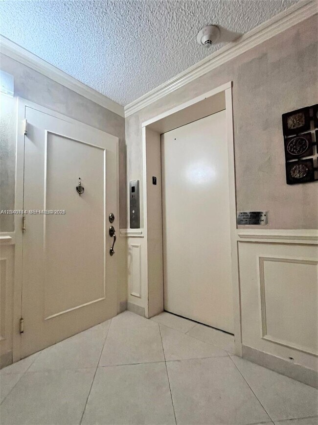 Photo - 1901 N Ocean Blvd Unidad 7E