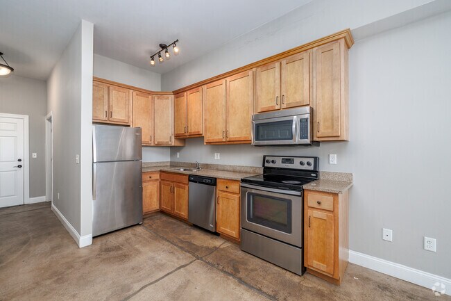 2BR, 2BA - 850SF - Kitchen