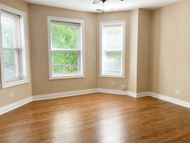 Photo - 3902 W Belden Ave Unit 2