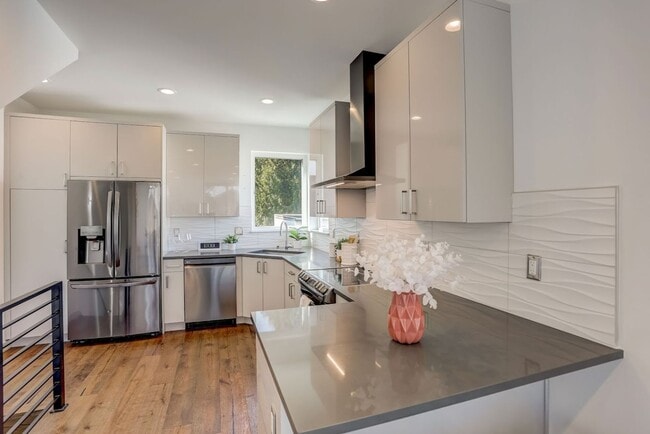 Photo - 1761 16th Ave S