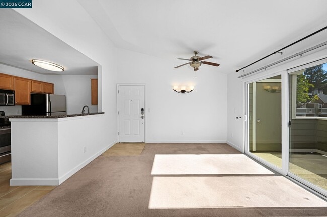 Photo - 140 Reflections Dr Unit 21