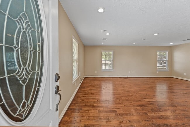 Photo - 511 Turner Dr
