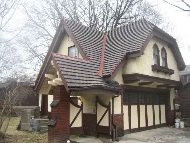 Photo - 161 S Euclid Ave Unit Carriage House