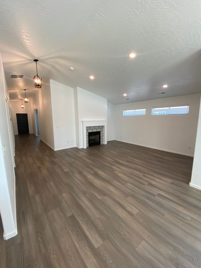 Photo - New Construction 3 Bed, 2 Bath House in Sp...
