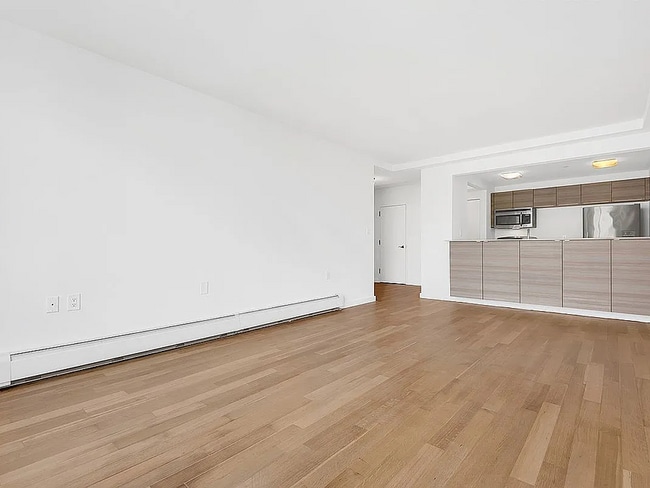 Building Photo - 91-16 Shore Front Pkwy Unit 5E