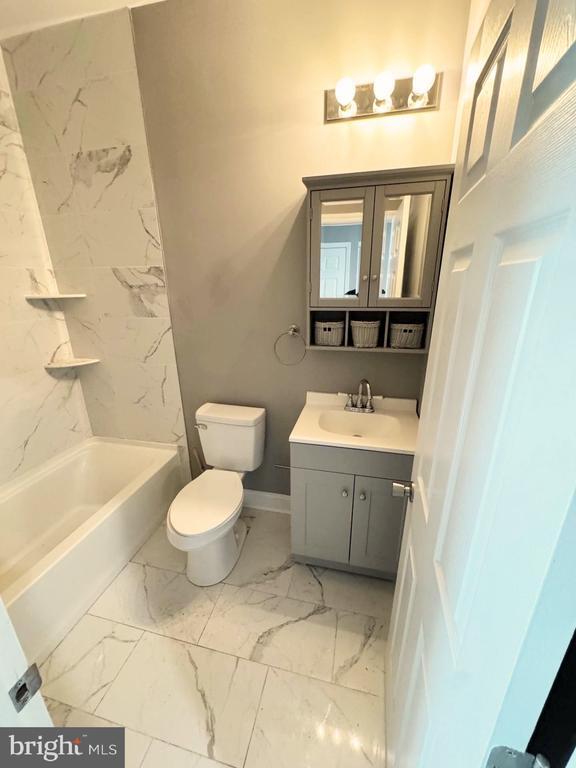 Photo - 2417 W Jefferson St