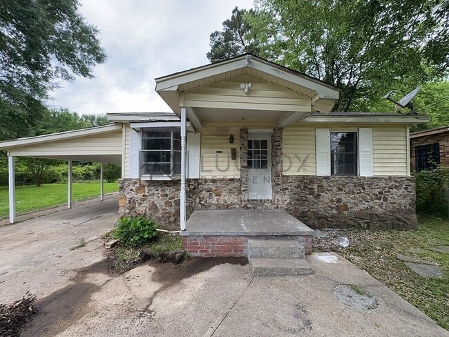 Building Photo - 2829 Comfort St