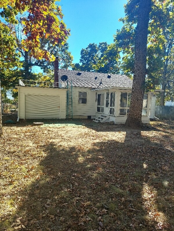 Photo - 6050 Wesch Rd