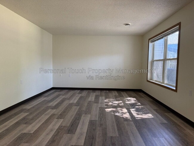 Photo - 415 22nd St E Unit J
