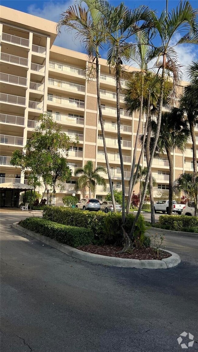 Building Photo - 2671 S Course Dr Unit 403 Rental