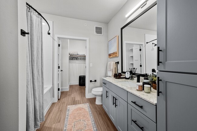 Photo - Lenox Grand