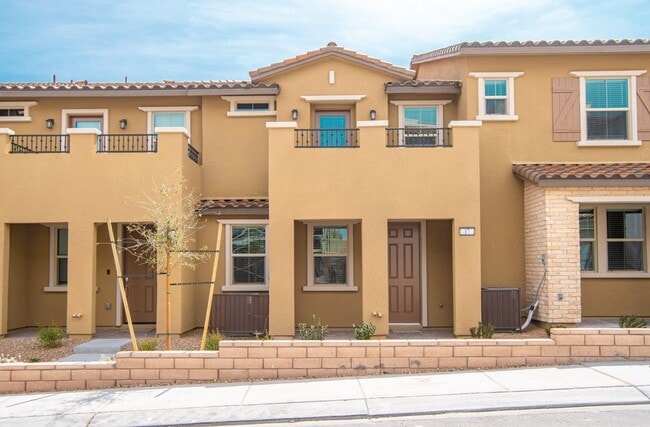 Building Photo - GorgeousTownhome in Summerlin