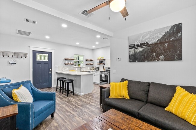 412 Waco Ave