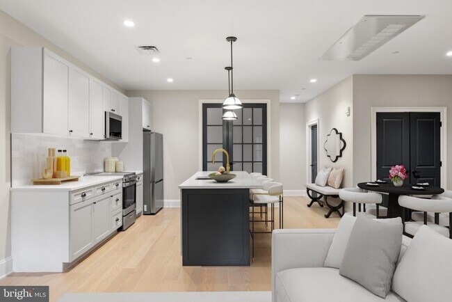 Photo - 200 S Broad St Unidad 1015