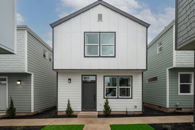 Building Photo - Newberg's Newest Community is Available No... Rental