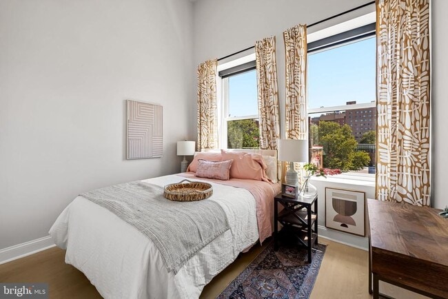 Building Photo - 600 N Howard St Unit 502