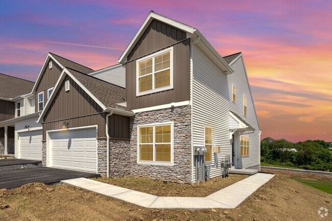Building Photo - 7870 Oak Brook Dr Rental