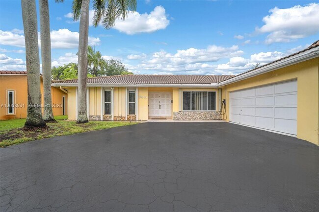 Photo - 3441 N Hills Dr