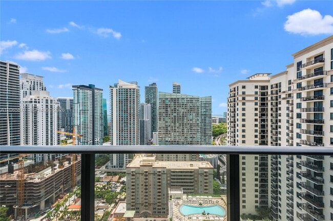 Photo - 55 SW 9th St Unidad 2805