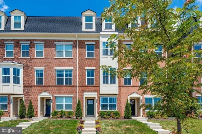 Photo - 605 E 7th St