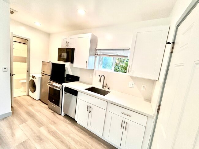 Photo - 9222 Mary Ave NW