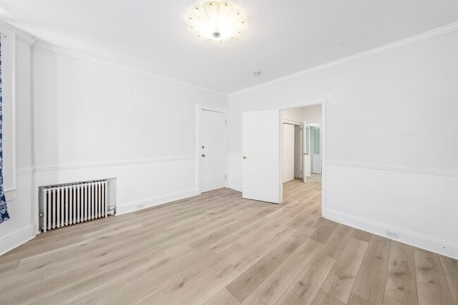 Building Photo - 214 50th St Unit 1 & LL Rental