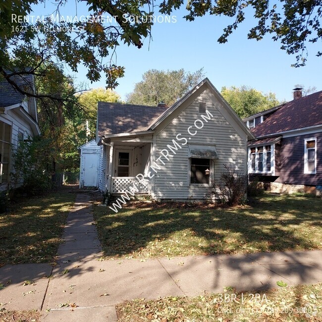 Building Photo - 1621 SW Fillmore St Rental