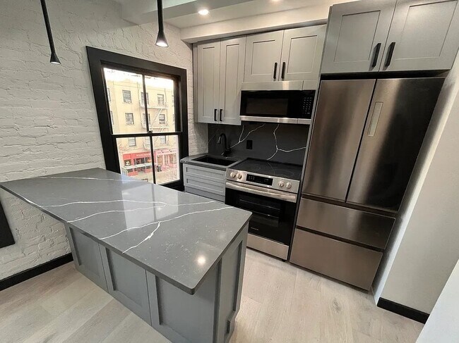 Photo - 564 Hudson St Unit PHN