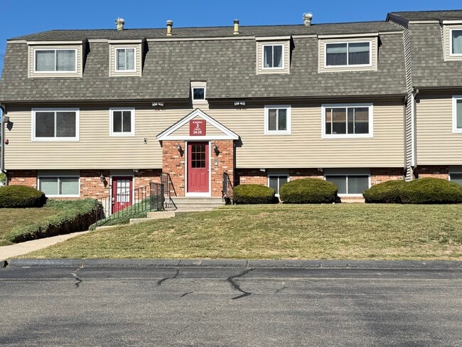 Building Photo - 38 Evergreene Rd Unit 38