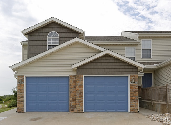 Building Photo - Patriot Pointe