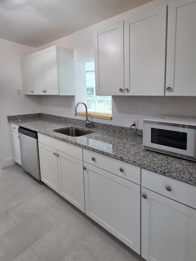 Photo - 813 S 6th St