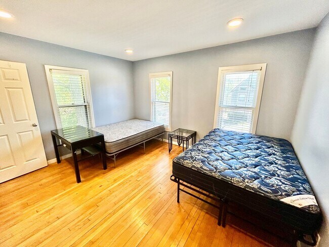 Photo - Varsity Management Unidad 03