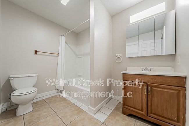 Photo - 870 S Main St Unit A