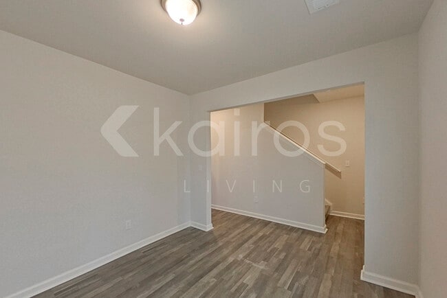 Photo - 2513 Island Dr SE