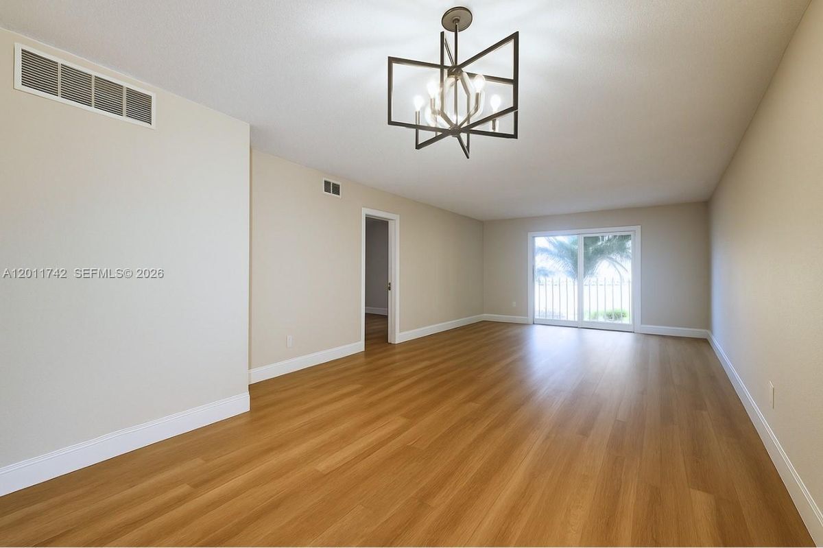 Photo - 333 NW 17th Ct Unidad 203b