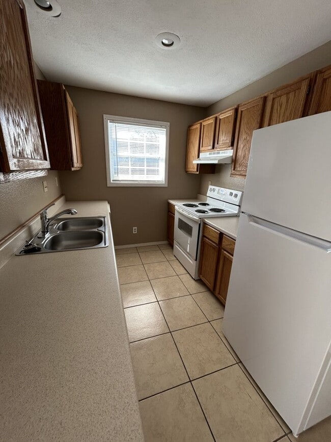 Photo - Very Nice 3BR/2BA Duplex on Dead End Street!